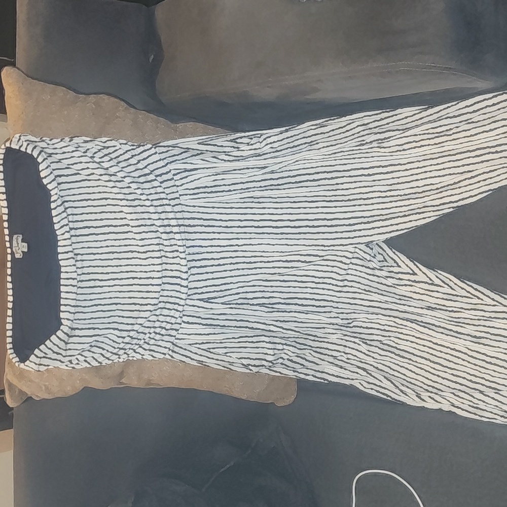 White and navy blue jumper